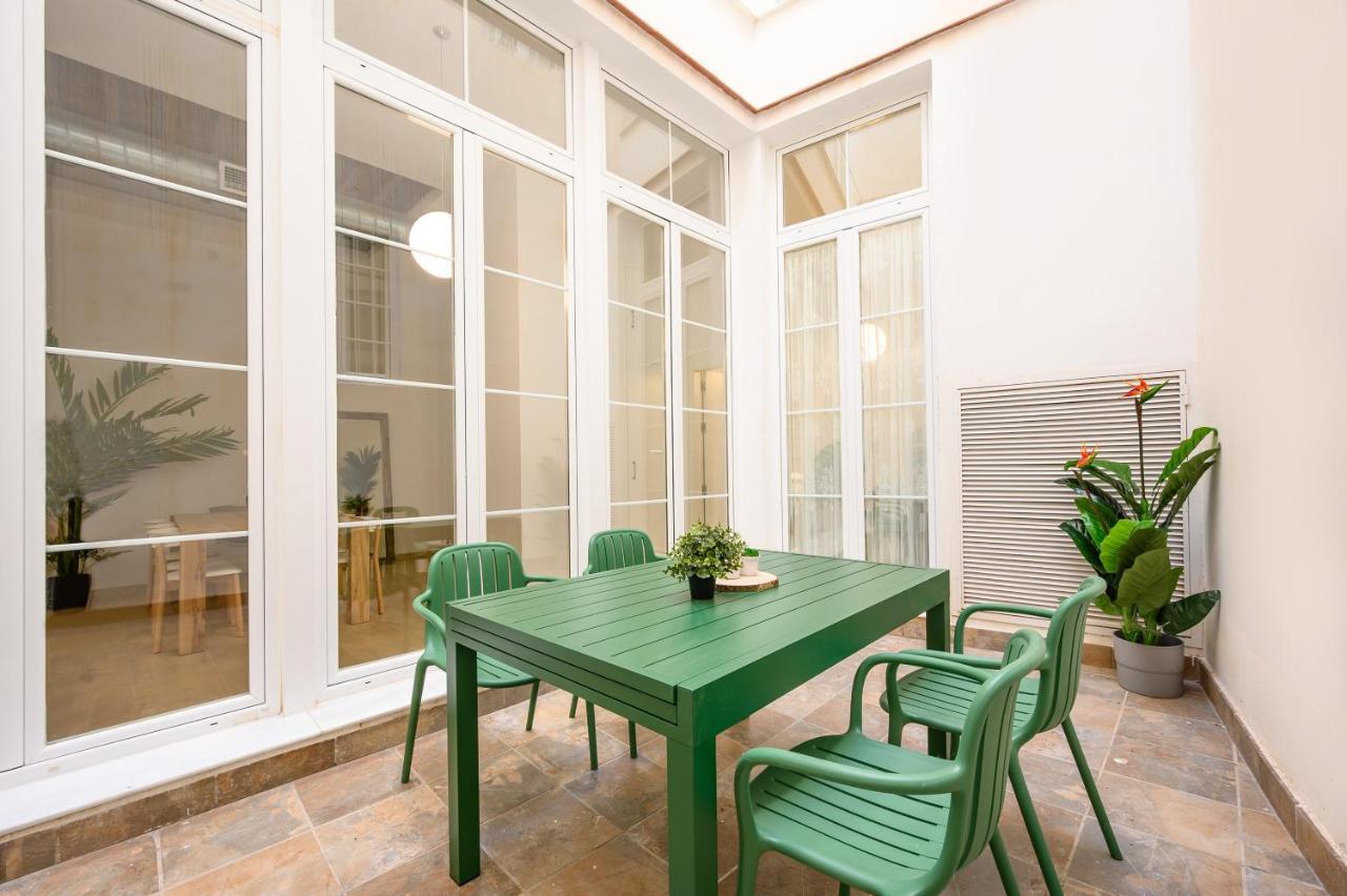 Modern 3 Bedroom, City Center With Patio & High Ceilings By 10Tosea 马拉加 外观 照片